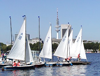 Bilder Hamburg Sehenswrdigkeiten Alster Segelboote Fernsehturm 2002_2398_091