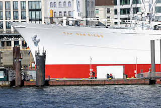 8084 Bug vom Museumsschiff Cap San Diego im Hamburger Hafen - berseebrcke. 