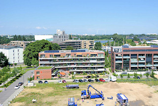 6911 Blick auf das Schloss und Neubauten auf der Schlossinsel in Hamburg Harburg; re. im Hintergrund die Elbbrcken ber die Sderelbe.